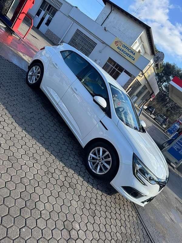 Usata Renault Mégane IV Life 110 CV (80 kW) 2018 Bianco Berlina