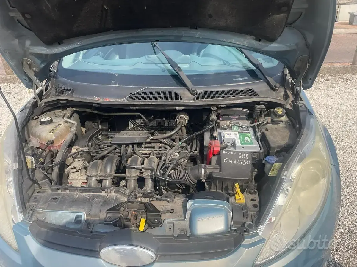 Usata Ford Fiesta Titanium 97 CV (71 kW) 2010 Grigio Berlina