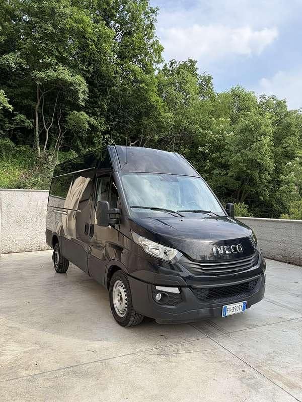Usata Iveco Daily 156 CV (114 kW) 2019 Nero Furgone