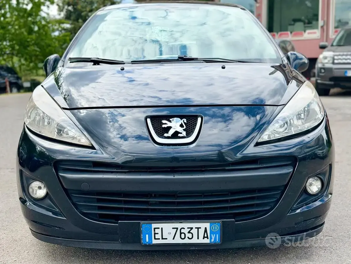Usata Peugeot 207 73 CV (53 kW) 2011 Nero Berlina