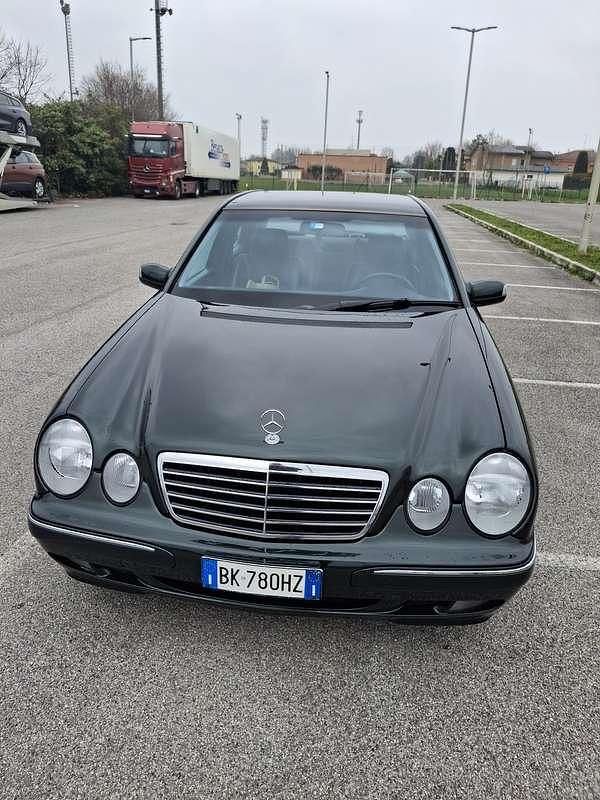 Usata Mercedes E220 Avantgarde 143 CV (105 kW) 2000 Berlina