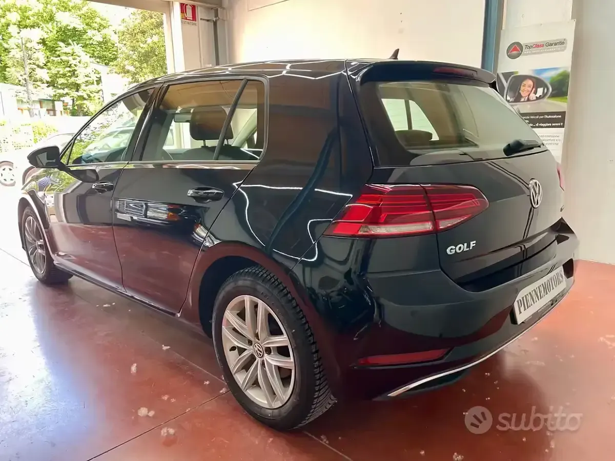 Usata VW Golf VII Business 131 CV (96 kW) 2019 Blu Berlina