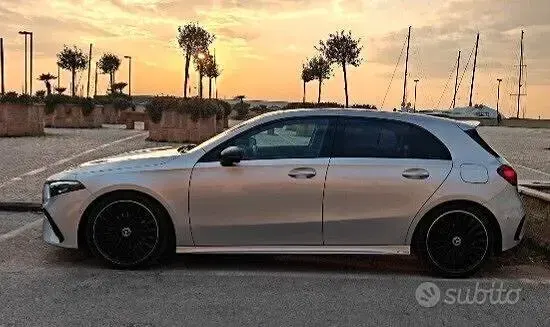 Gebraucht Mercedes A200 AMG Line Premium 150 PS (110 kW) 2023 Grau Limousine