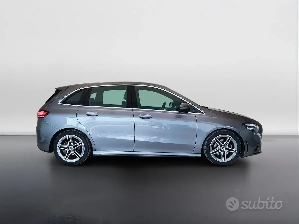 Usata Mercedes B180 AMG 116 CV (85 kW) 2025 Grigio Utilitaria