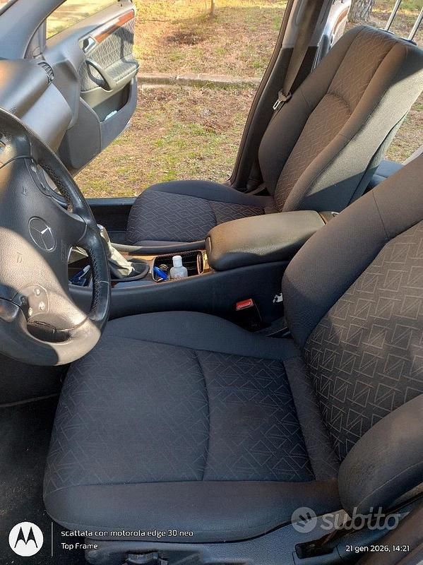 Usata Mercedes 220 143 CV (105 kW) 2002 Grigio Berlina