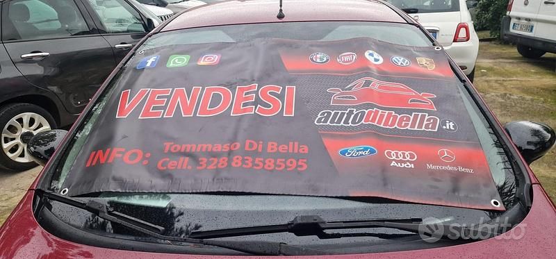 Usata Ford Fiesta Titanium 96 CV (70 kW) 2010 Rosso Utilitaria