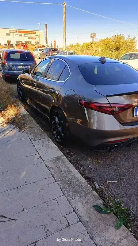 Usata Alfa Romeo Giulia 180 CV (132 kW) 2018 Grigio Berlina