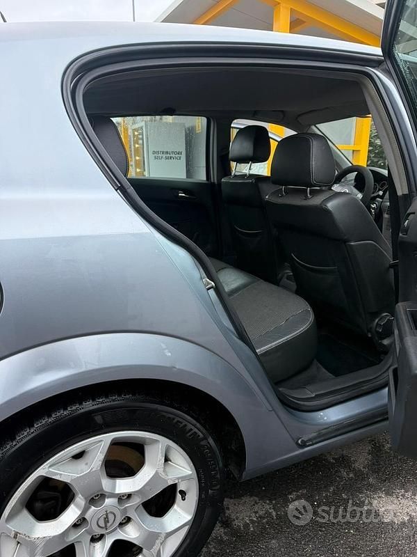 Usata Opel Astra 120 CV (88 kW) 2005 Grigio Berlina