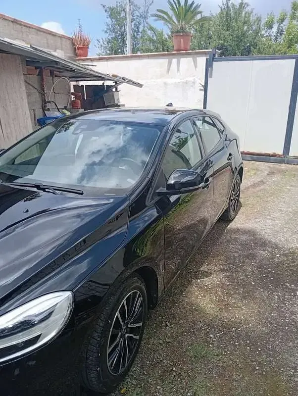 Usata Volvo V40 Kinetic 120 CV (88 kW) 2017 Berlina