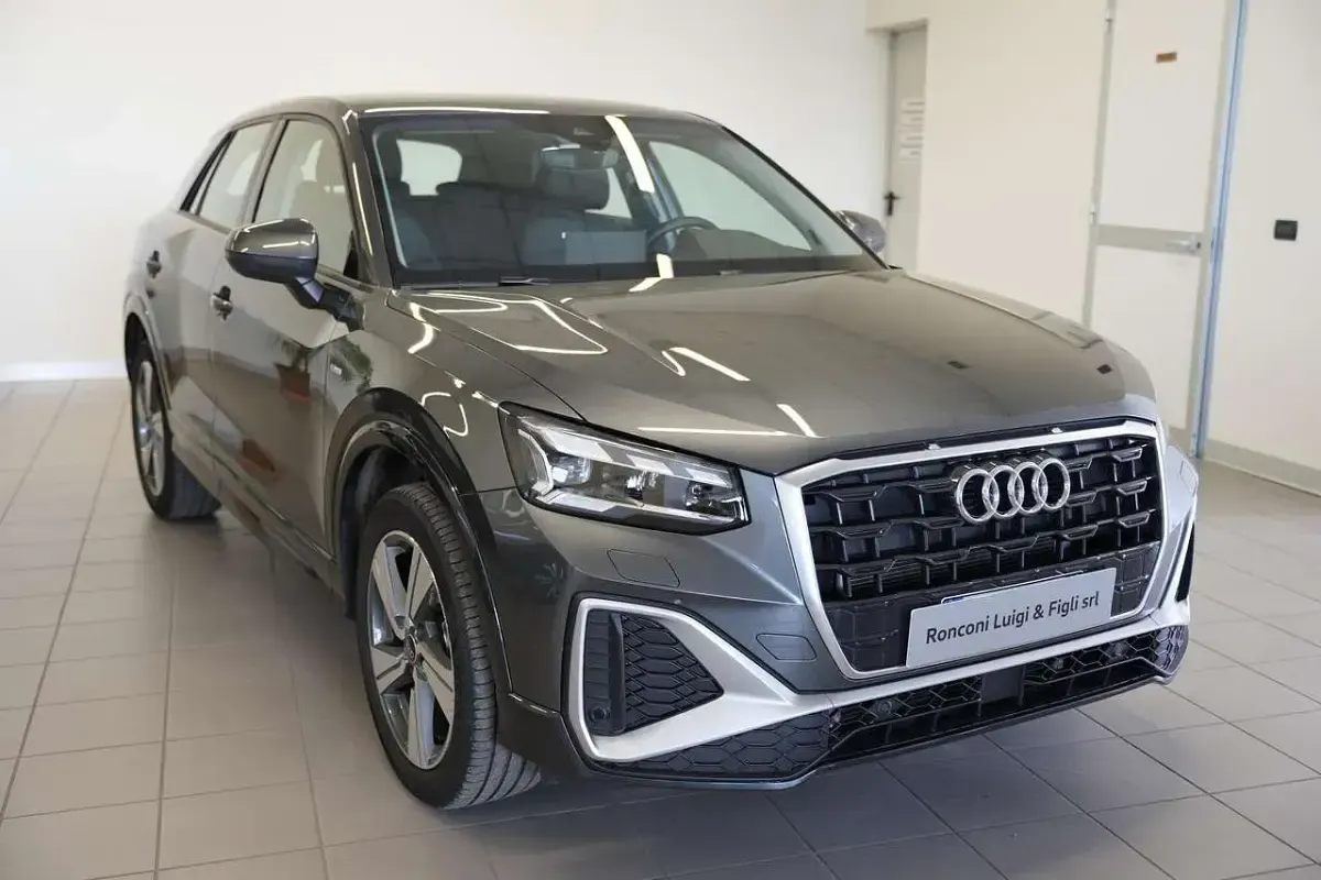 Usata Audi Q2 S-Line 116 CV (85 kW) 2024 Grigio daytona perlato SUV