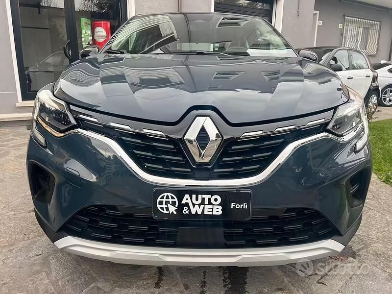 Usata Renault Captur 100 CV (73 kW) 2020 Verde SUV