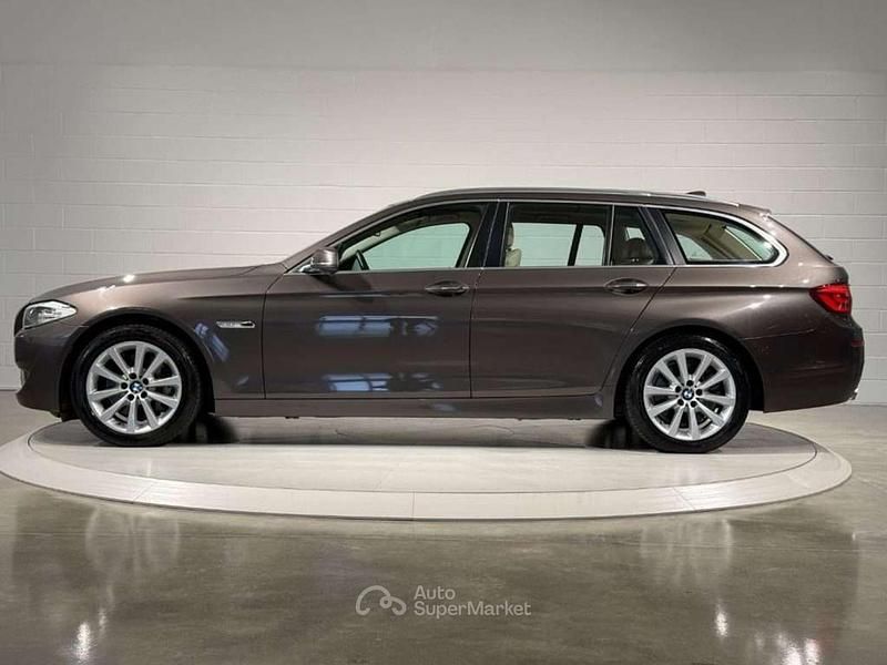 Usata BMW 525 Luxury Line 218 CV (160 kW) 2013 Grigio Station wagon