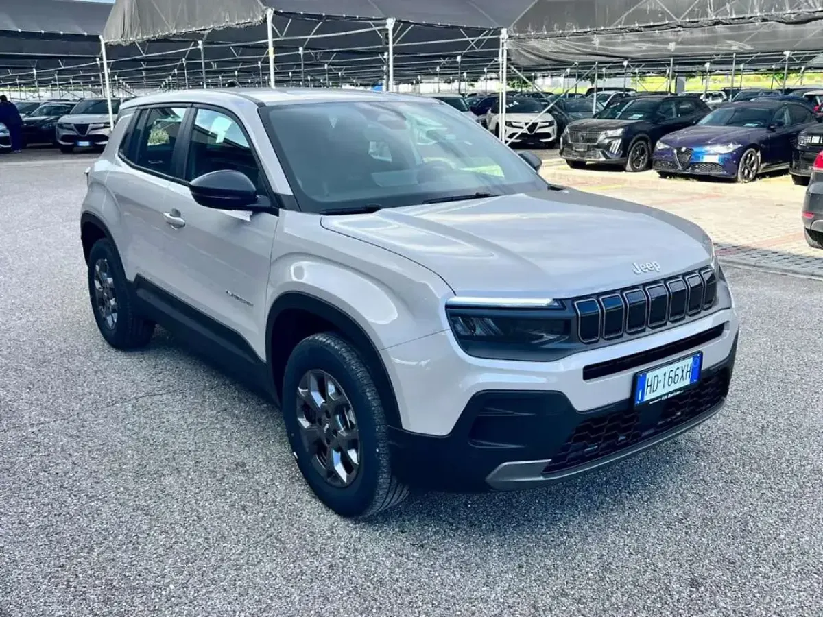 Nuova Jeep Avenger Longitude 109 CV (80 kW) 2026 Avorio SUV