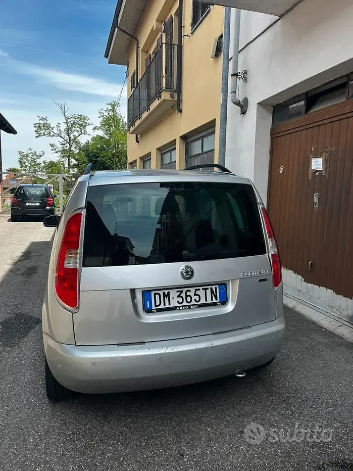 Usata Skoda Roomster 85 CV (62 kW) 2008 Grigio Monovolume