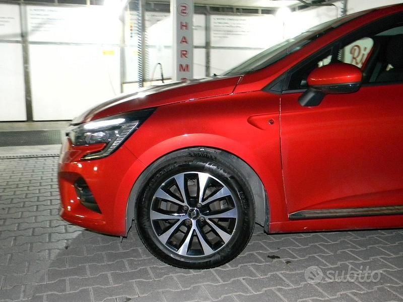 Usata Renault Clio V Intens 101 CV (74 kW) 2021 Rosso Utilitaria