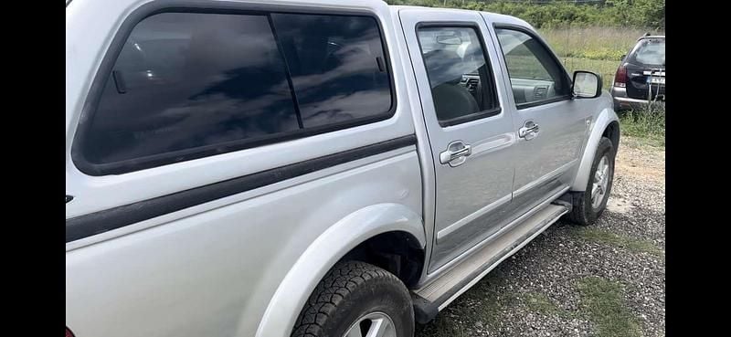 Usata Isuzu D-Max 131 CV (96 kW) 2004 Argento SUV