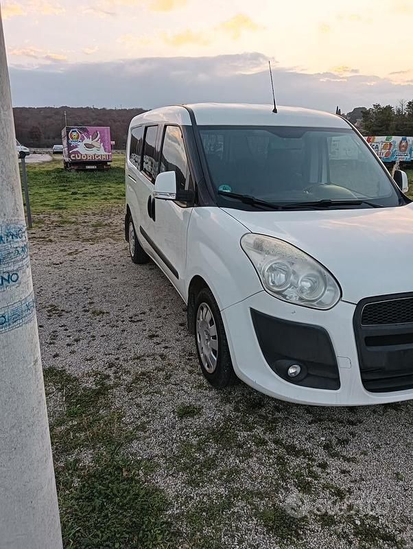 Usata Fiat Doblò 85 CV (62 kW) 2012 Bianco Monovolume