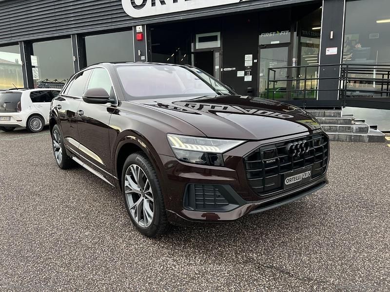 Usata Audi Q8 231 CV (169 kW) 2022 Marrone SUV