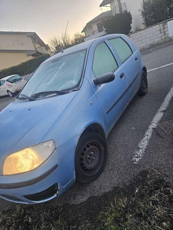 Usata Fiat Punto 60 CV (44 kW) 2003 Blu Berlina