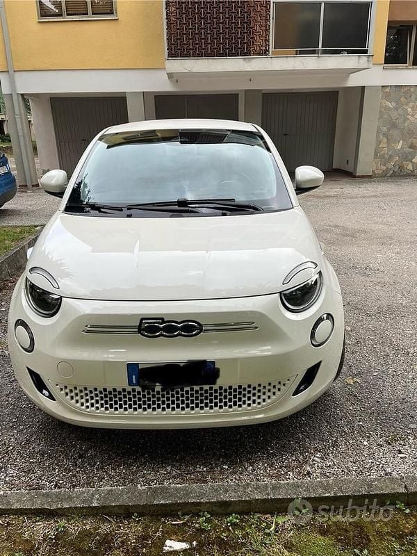 Usata Fiat 500e 62 kW (85 CV) 2021 Bianco Utilitaria