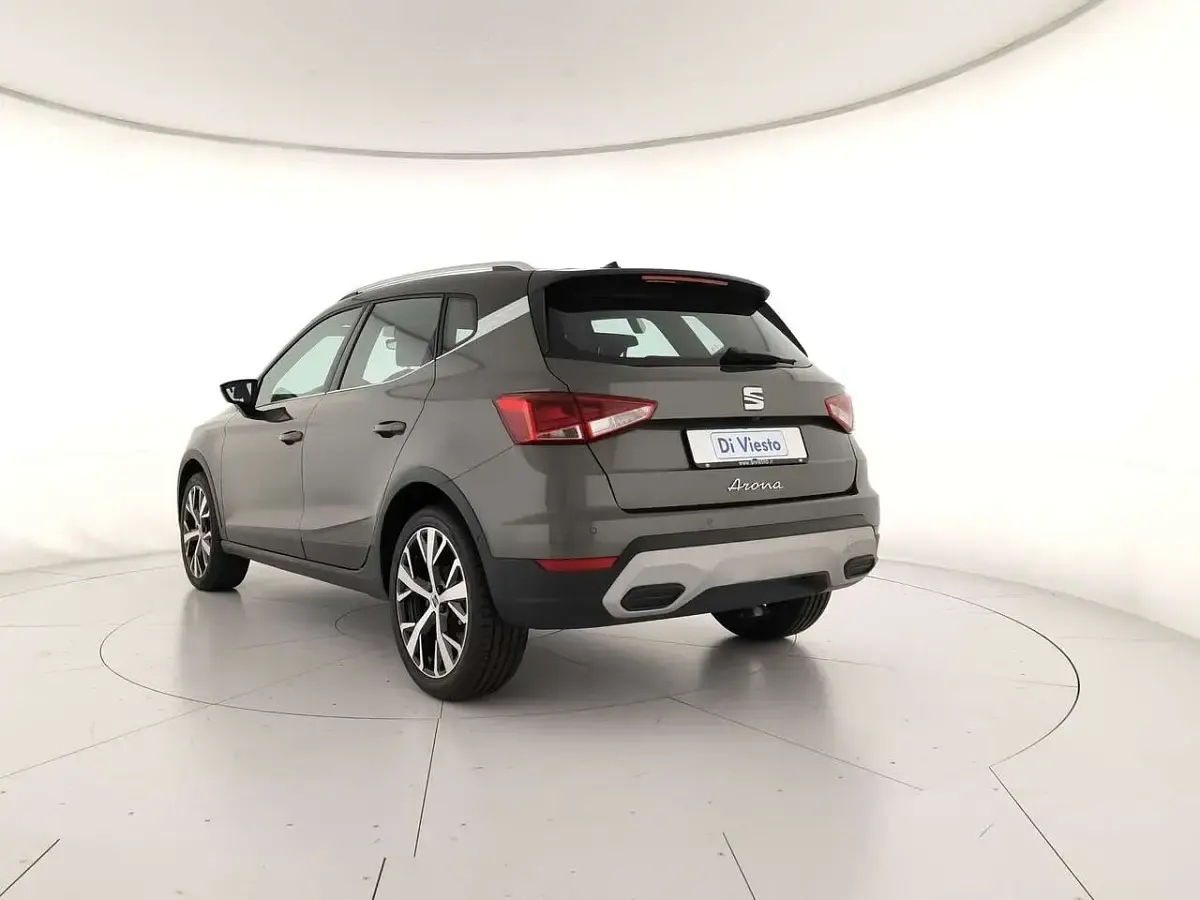 Usata Seat Arona 116 CV (85 kW) 2024 Grigio cliff nero midnight SUV
