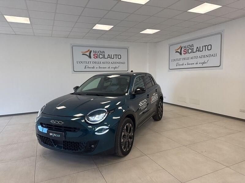 Usata Fiat 600 La Prima 101 CV (74 kW) 2024 Verde SUV