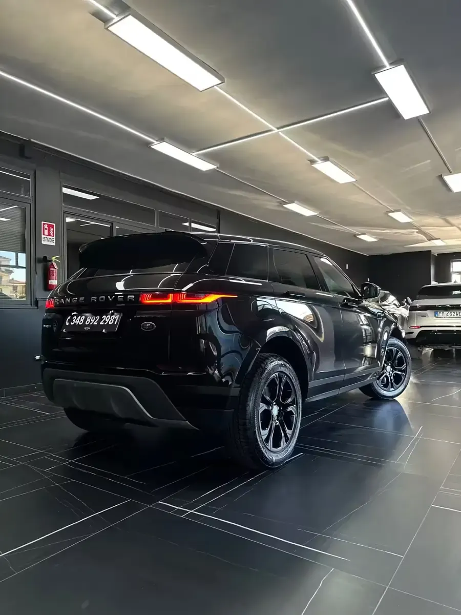 Käytetty Land Rover Range Rover evoque 149 HP (109 kW) 2020 Musta Katumaasturi