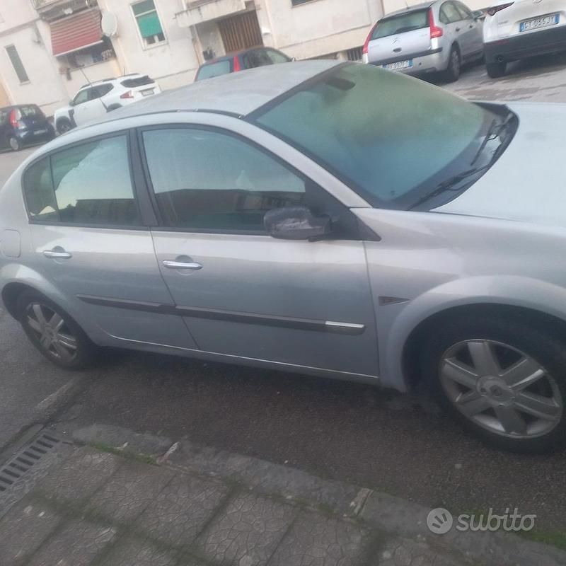 Usata Renault Clio II 2004 Grigio Berlina