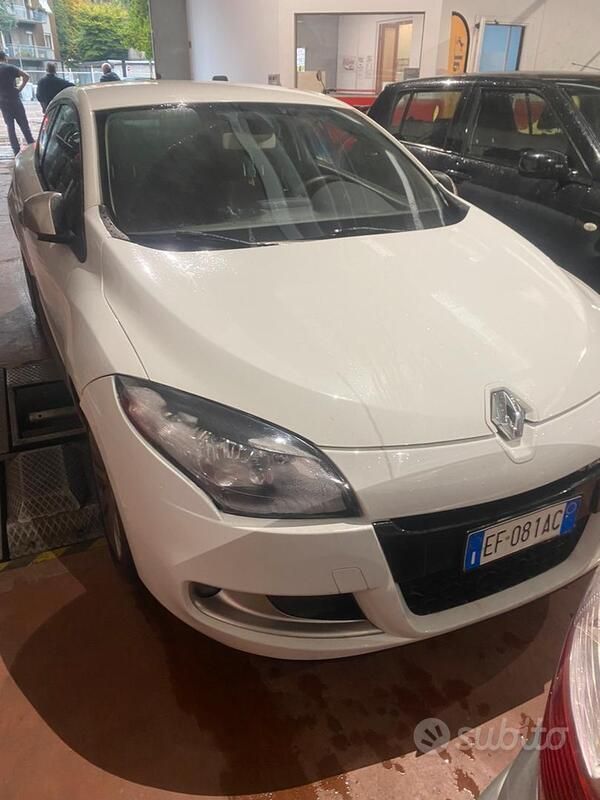 Usata 2010 Renault Mégane GT Line Coupé | 3200 € (Buon prezzo) - Immagine 1/4