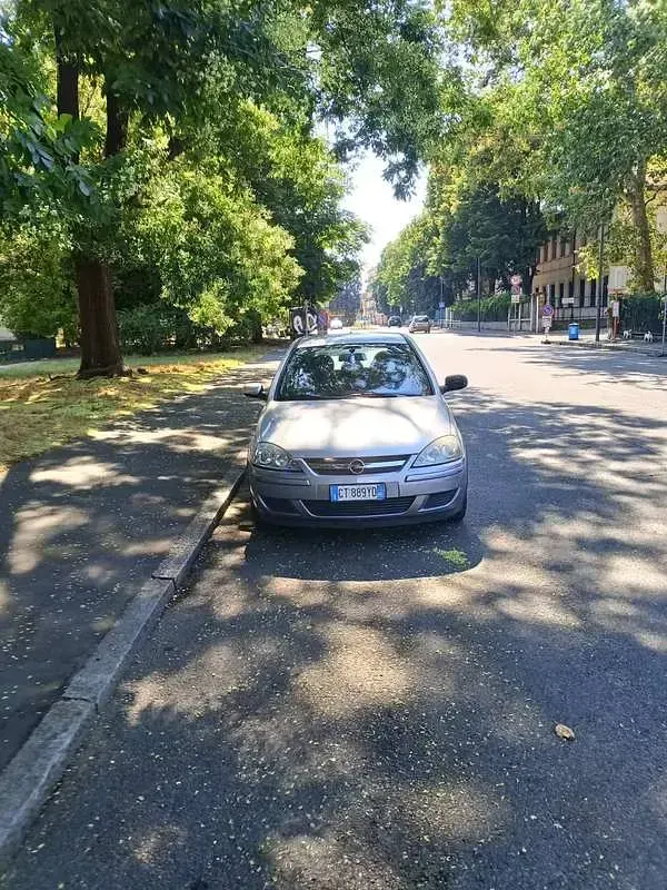 Usata Opel Corsa 80 CV (58 kW) 2005 Grigio Utilitaria