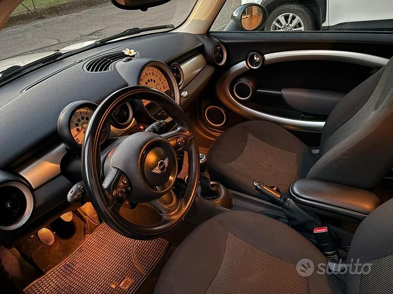 Bianco Usata 2011 Mini Cooper D Clubman Station wagon | 4700 € (Ottimo prezzo) - Immagine 1/4