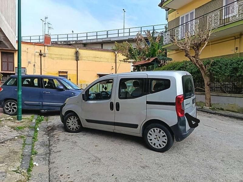 Usata Peugeot TePee Premium 75 CV (55 kW) 2010 Station wagon