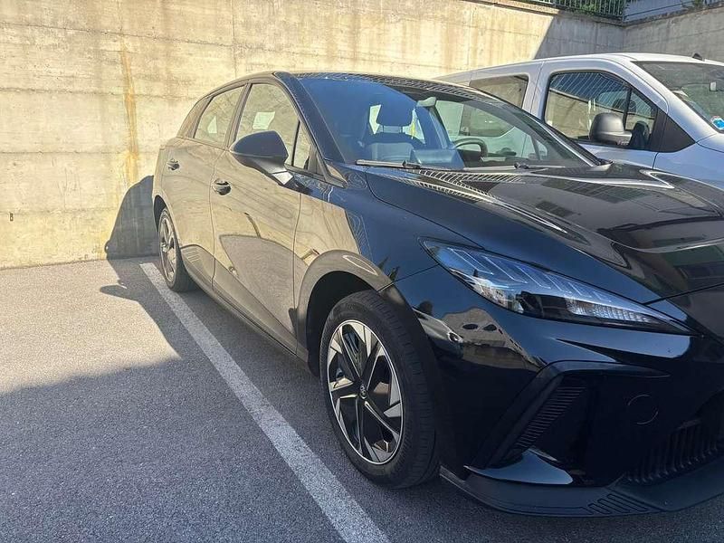 Usado MG MG4 EV 125 kW (170 CV) 2023 Negro Utilitario