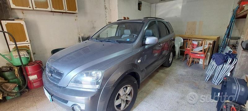 Grigio Usata 2006 Kia Sorento SUV | 4000 € (Cara) - Immagine 1/4