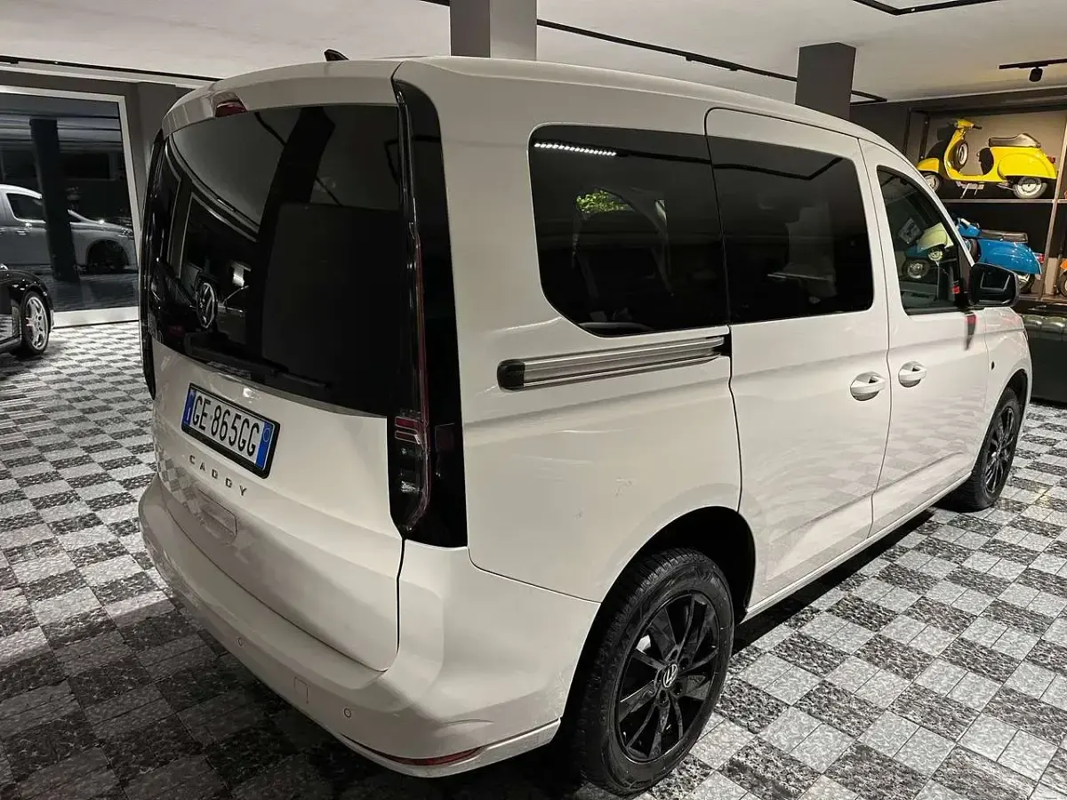 Usata VW Caddy 121 CV (88 kW) 2021 Bianco Monovolume
