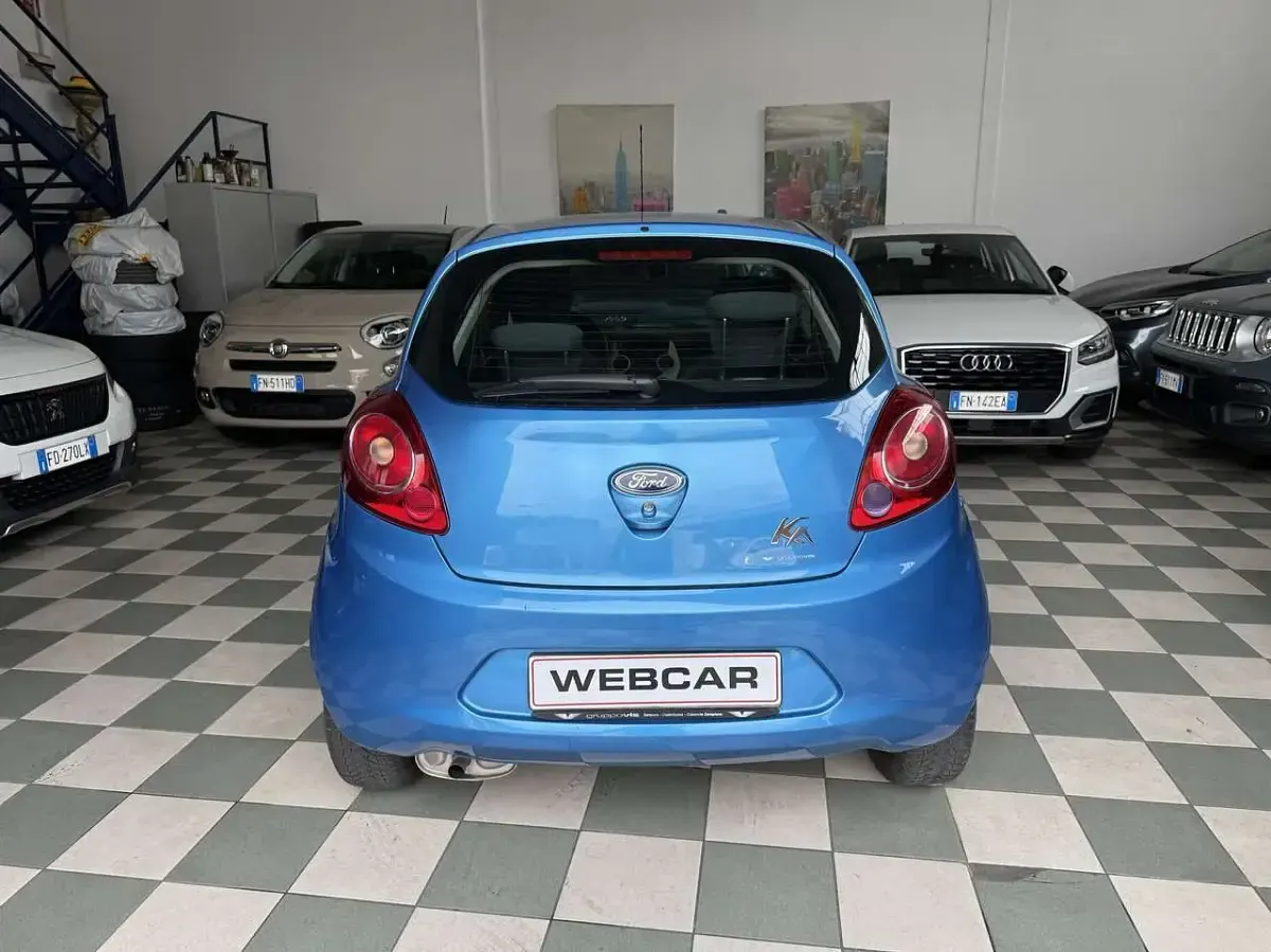 Usata Ford Ka Titanium 69 CV (50 kW) 2013 Blu/azzurro Utilitaria