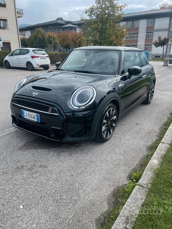 Nero Usata 2022 Mini Cooper S Due volumi | 27.000 € (Buon prezzo) - Immagine 1/4