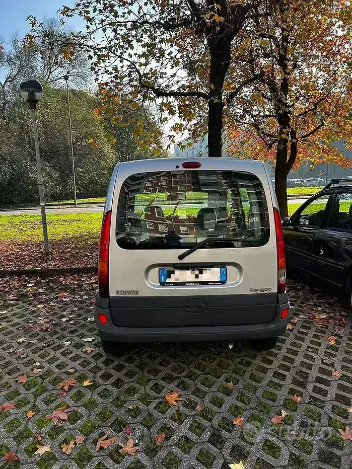 Usata Renault Kangoo 58 CV (42 kW) 2004 Grigio Monovolume