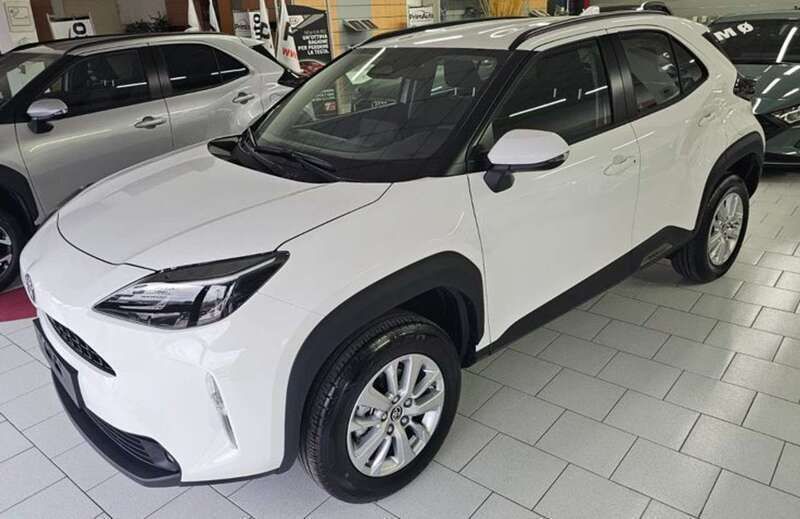 Second-hand Toyota Yaris Hybrid Active 116 CP (85 kW) 2024 Alb SUV