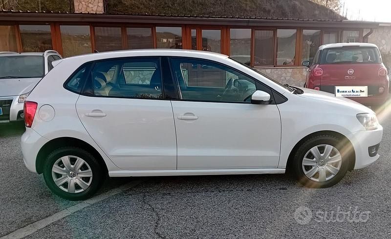 Begagnad VW Polo Sound 60 HK (44 kW) 2014 Vit Sedan