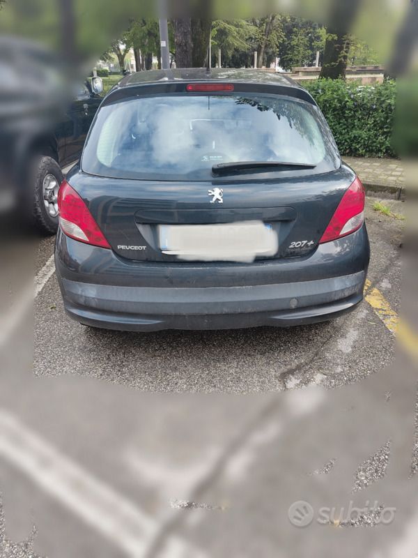 Usata Peugeot 207 70 CV (51 kW) 2014 Nero Utilitaria