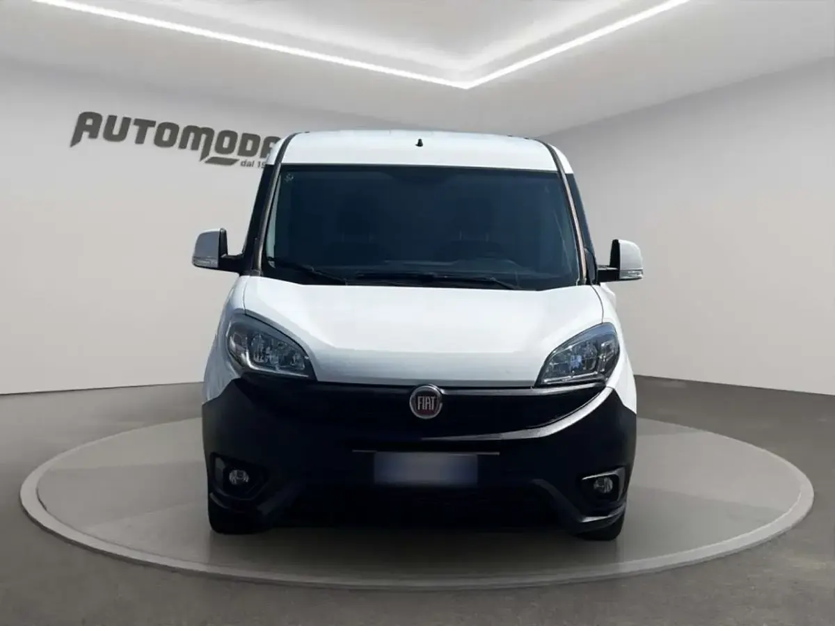 Usata Fiat Doblò 105 CV (77 kW) 2019 Bianco Monovolume