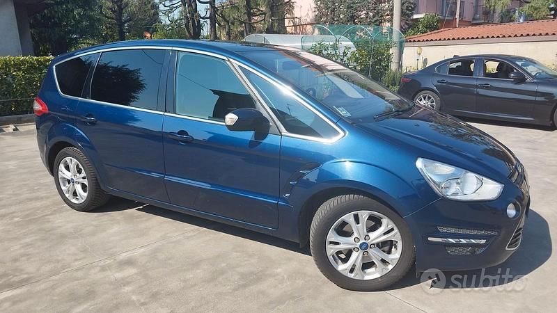 Usata Ford S-MAX Titanium 163 CV (119 kW) 2011 Blu Monovolume