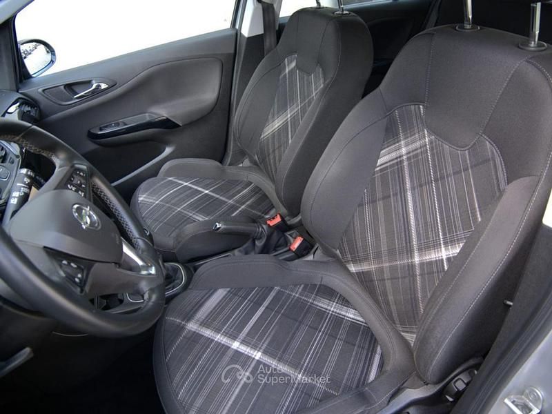 Usata Opel Corsa 90 CV (66 kW) 2015 Argento Utilitaria