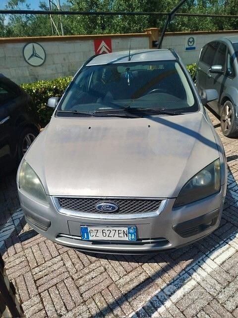 Usata Ford Focus S 90 CV (66 kW) 2005 Grigio Station wagon
