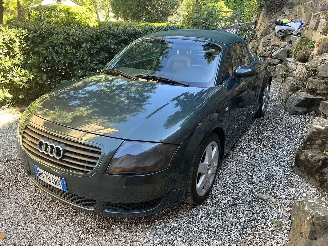 Usata Audi TT Roadster 224 CV (164 kW) 2000 Verde Cabrio
