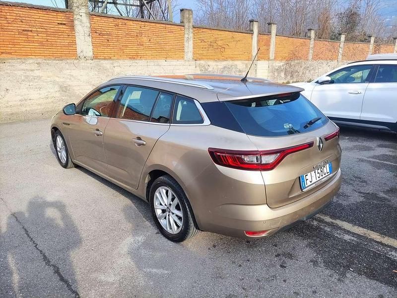 Usata Renault Mégane IV Life 90 CV (66 kW) 2017 Oro Station wagon