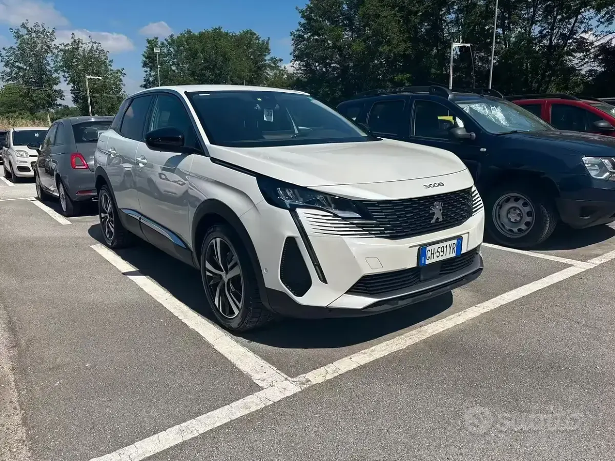 Usata Peugeot 3008 Allure 131 CV (96 kW) 2022 Bianco SUV