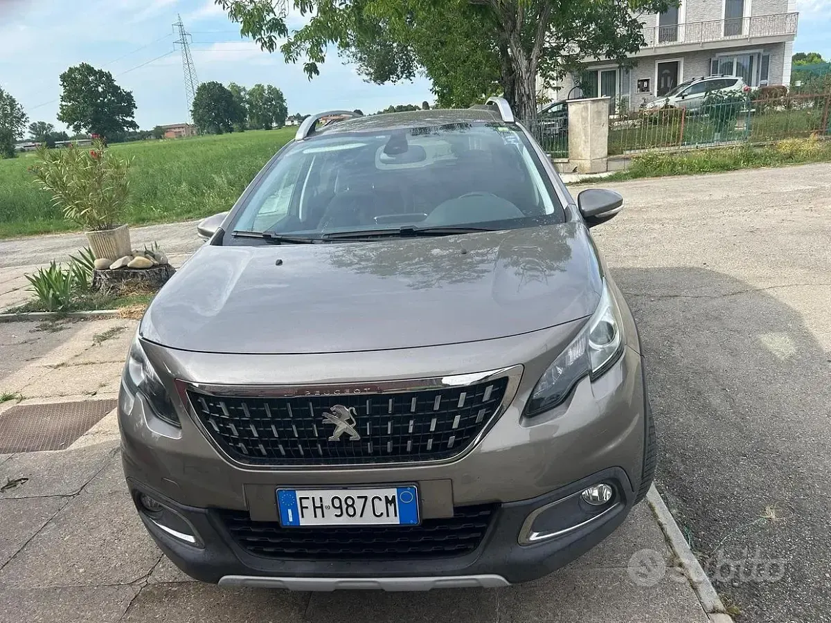 Usata Peugeot 2008 120 CV (88 kW) 2017 Marrone SUV