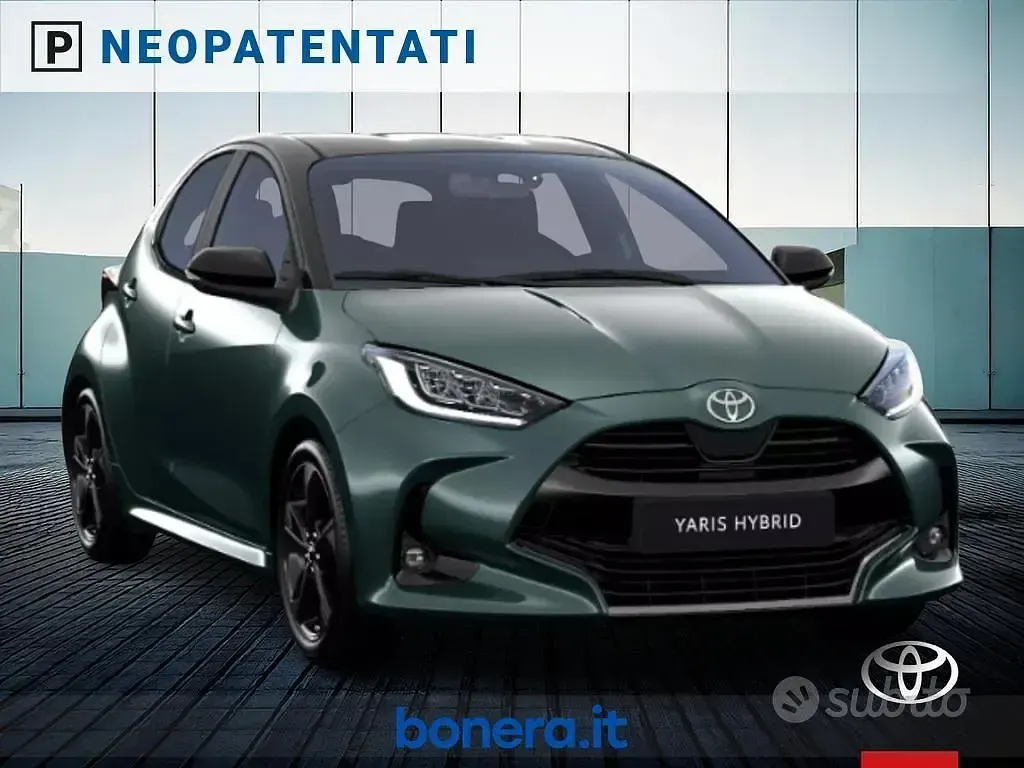 Ny Toyota Yaris Hybrid Premium 131 HK (96 kW) 2026 Grön Sedan